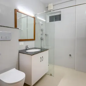  Hotel Daffodils Luxury Airport India